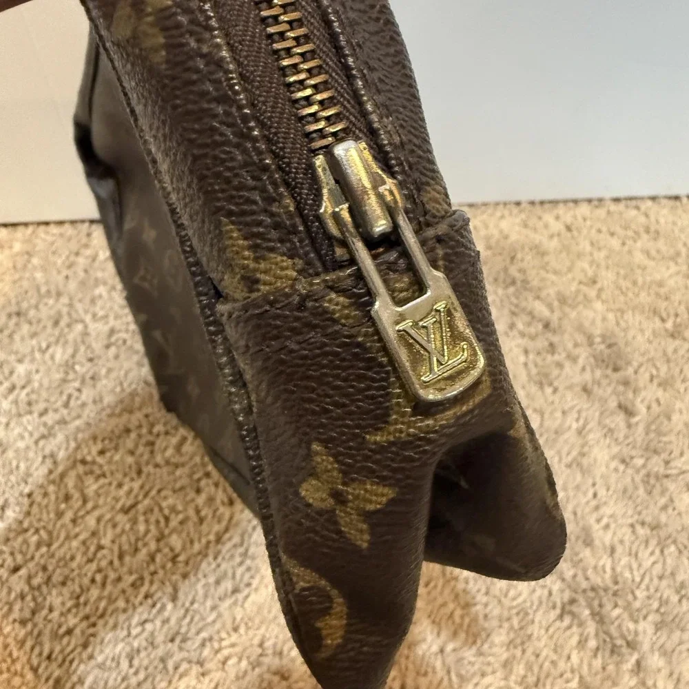 Louis Vuitton classic louis